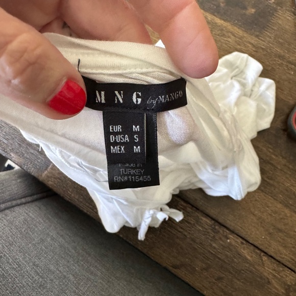 NWT MNG Top Size SM with ruffles in front - Picture 4 of 4